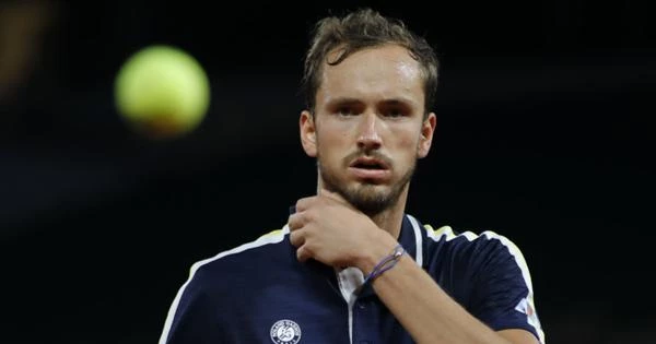 Даниил Медведев обвинил организаторов Roland Garros в алчности